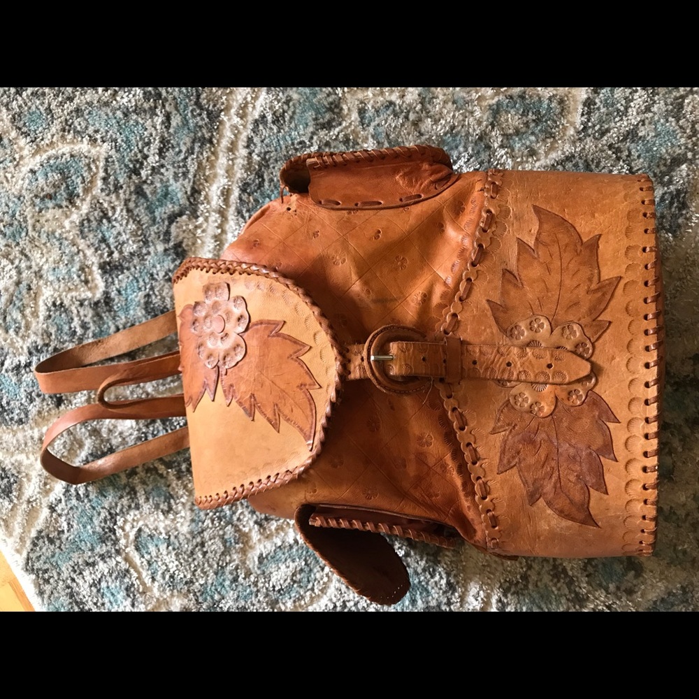 Leather backpack - Picture 3 of 8